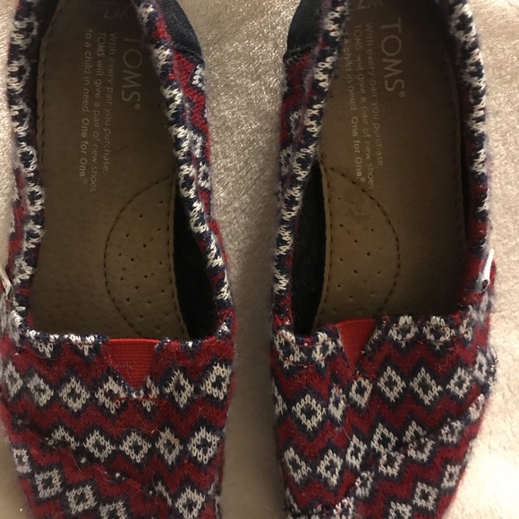 Toms Women’s Wool Classic Knit Geo Diamond Patterned Multi-Colored Slip-On Shoes - Picture 4 of 5